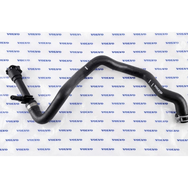 Volvo S90 V90 V60 XC60 XC90 Radyatör Hortumu 31657656 Volvo S90 V90 V60 XC60 XC90 Radyatör Hortumu 31657656